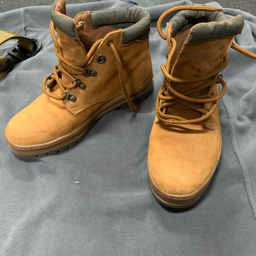 Men’s 6-Inch Premium Waterproof Timberland boots